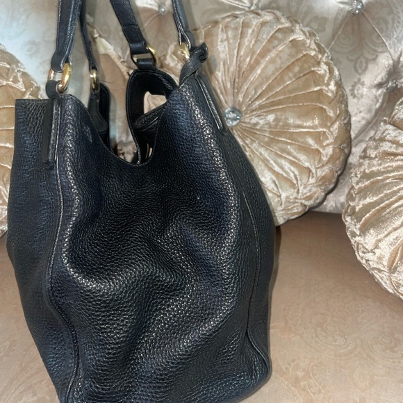 Black Gucci tote bag with gold hardware - Picture 10 of 15